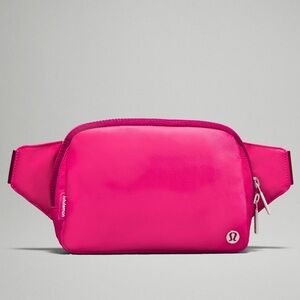 Lululemon Everywhere Belt Bag Large 2L Raspberry Coulis/Wild Berry